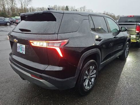 Used 2025 Chevrolet Equinox LT FWD image 2