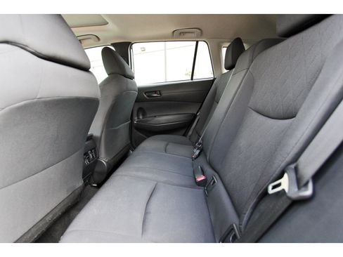 Used 2022 Toyota Corolla Cross LE w/ Moonroof Package FWD image 32