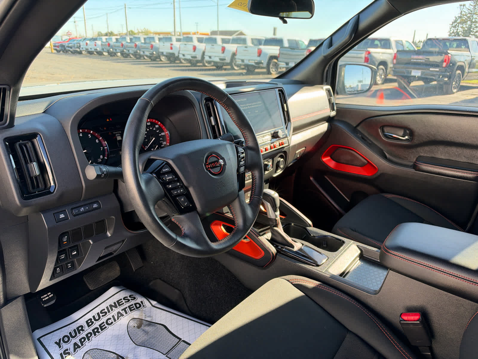 Used 2025 Nissan Frontier PRO-4X w/ Interior Protection Package AWD/4WD image 11