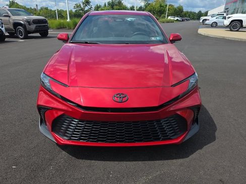 Used 2025 Toyota Camry SE FWD image 2
