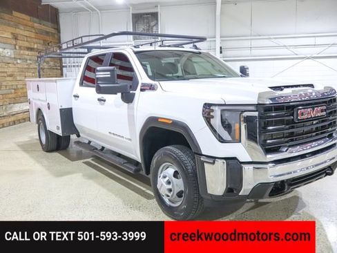 Used 2024 GMC Sierra 3500 Pro image 2