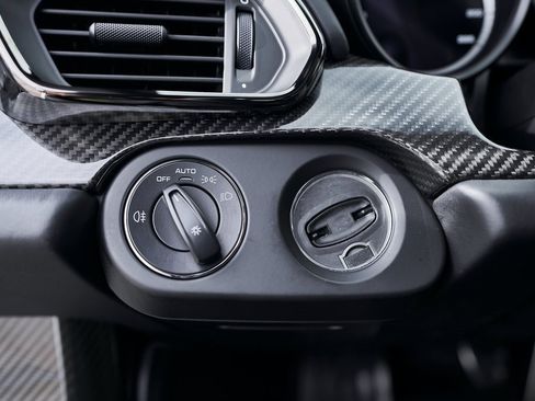 Used 2015 Porsche 918 Spyder w/Weissach Package image 63