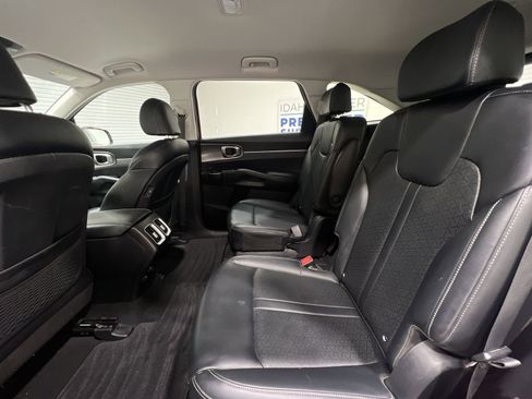 Used 2022 Kia Sorento S image 22