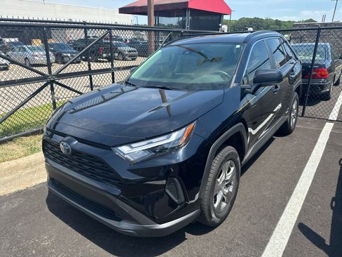 Used 2023 Toyota RAV4 LE AWD/4WD image 2