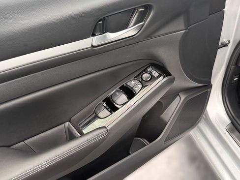 New 2025 Nissan Altima 2.5 SL image 21