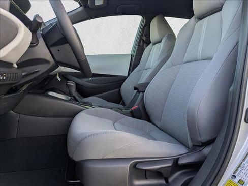 Used 2026 Toyota Corolla SE image 16