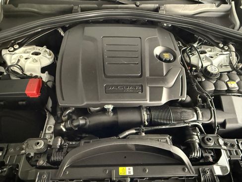 Used 2024 Jaguar F-PACE R-Dynamic S image 19