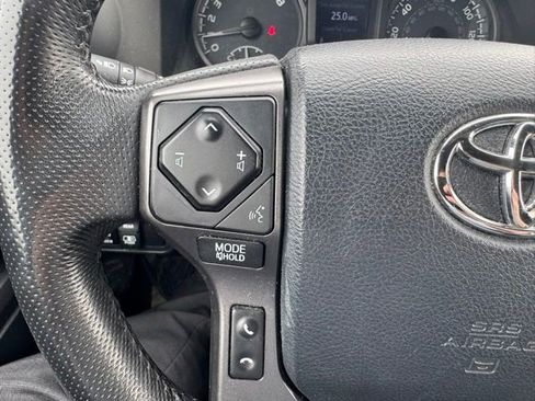 Used 2017 Toyota Tacoma TRD Off-Road w/ Exterior Package image 14