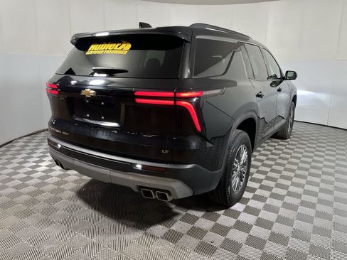 Used 2024 Chevrolet Traverse LT AWD/4WD image 8