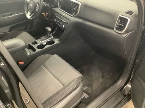 Used 2020 Kia Sportage LX AWD/4WD image 16