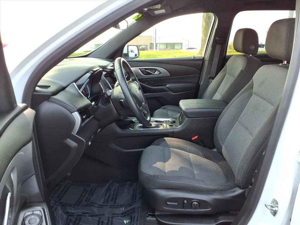 Used 2023 Chevrolet Traverse LT w/ Midnight/Sport Edition AWD/4WD image 25