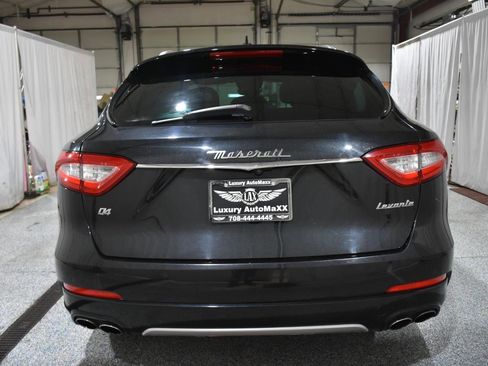 Used 2017 Maserati Levante w/ Luxury Package image 28