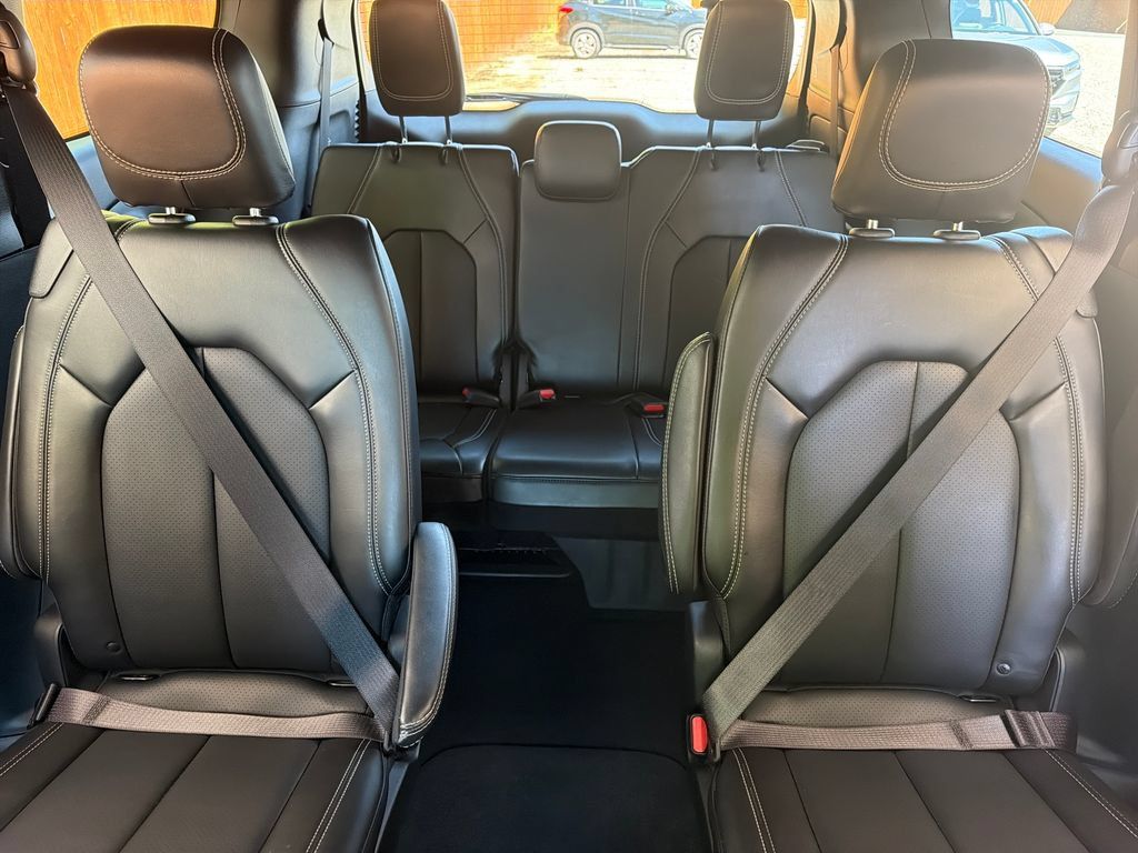 Used 2024 Chrysler Pacifica Touring-L w/ S Appearance Package FWD image 29
