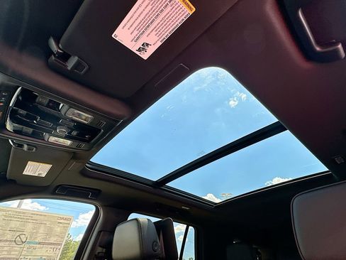 New 2026 GMC Yukon Denali w/ Denali Reserve Package RWD image 11