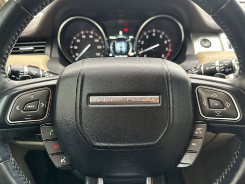 Used 2016 Land Rover Range Rover Evoque SE image 26