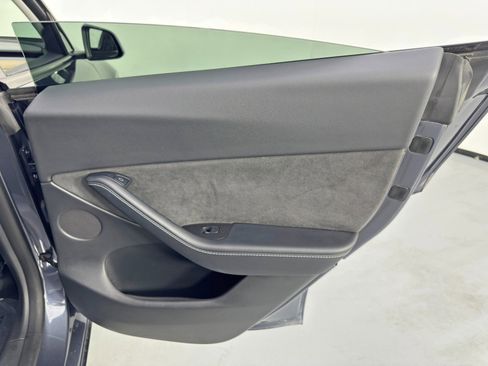 Used 2022 Tesla Model Y Performance image 44
