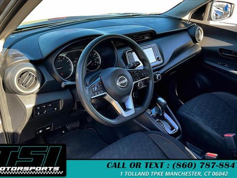 Used 2022 Nissan Kicks S image 14