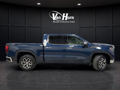 Used 2023 GMC Sierra 1500 SLT AWD/4WD image 2