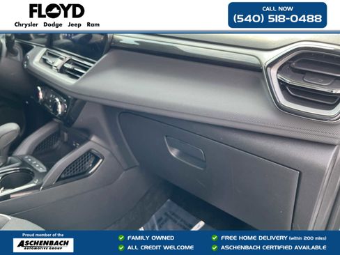 Used 2025 Chevrolet TrailBlazer LT image 33