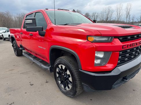 Used 2020 Chevrolet Silverado 2500 Custom w/ Custom Value Package image 12