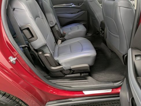 Used 2019 Buick Enclave Essence image 25