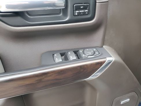 Used 2020 GMC Sierra 1500 SLT image 28