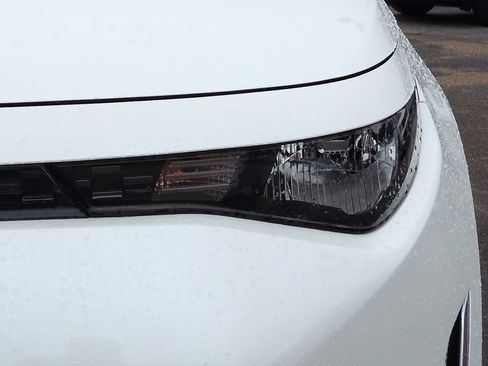 Used 2025 Kia Soul LX w/ LX Technology Package FWD image 10