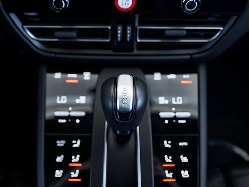 Used 2024 Porsche Macan image 53