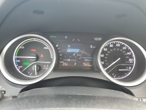 Used 2024 Toyota Camry XLE w/ Cold Weather Package FWD image 24