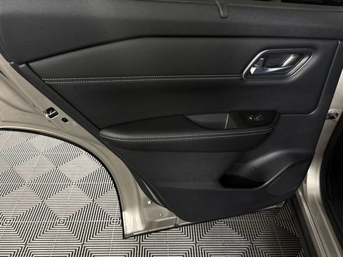 Used 2025 Nissan Rogue Platinum w/ Tech Package FWD image 28