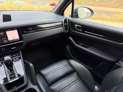 Used 2019 Porsche Cayenne AWD/4WD image 13
