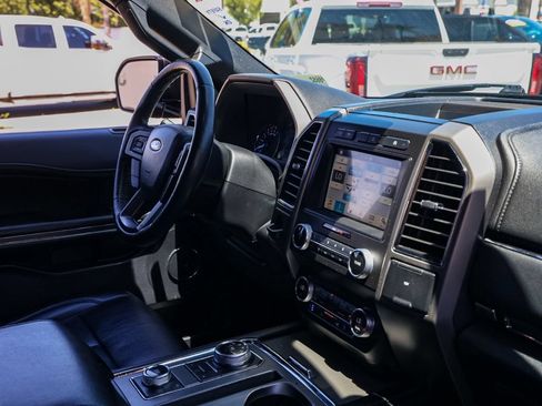 Used 2019 Ford Expedition XLT w/ Equipment Group 202A AWD/4WD image 20