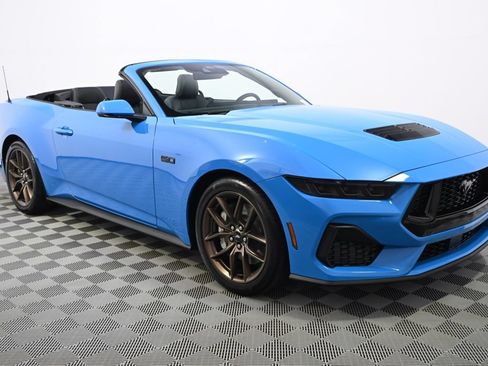Used 2025 Ford Mustang GT Premium RWD image 14