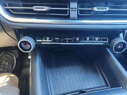 New 2026 Chevrolet Equinox EV LT image 18