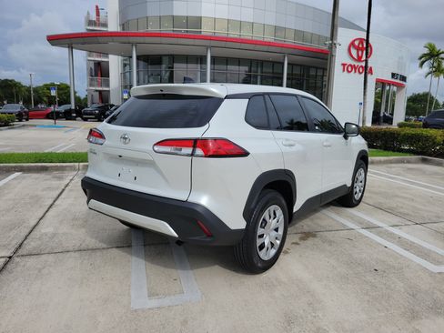 Used 2022 Toyota Corolla Cross L FWD image 7