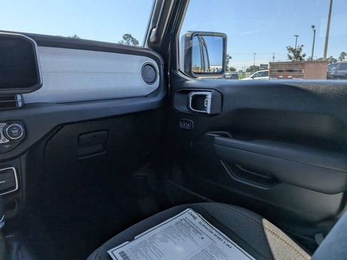 New 2026 Jeep Gladiator Sport AWD/4WD image 16
