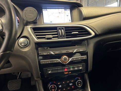 Used 2018 INFINITI QX30 Premium w/ Navigation Package AWD/4WD image 24