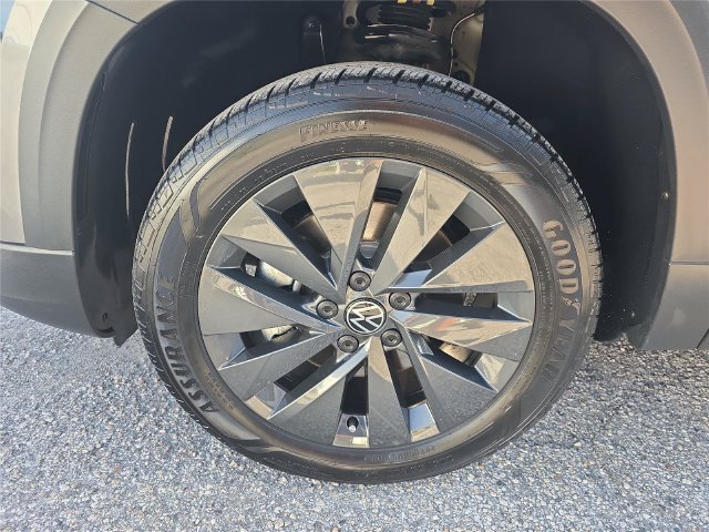Used 2023 Volkswagen Taos S FWD image 7