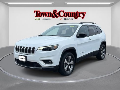 Used 2022 Jeep Cherokee Limited image 3