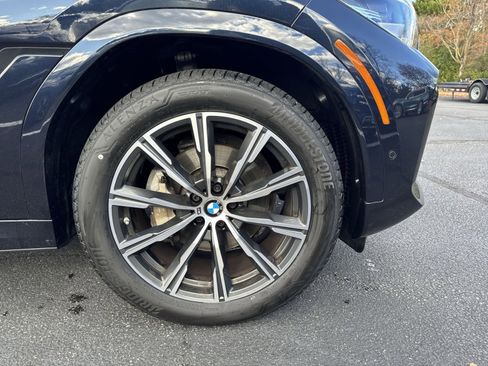 Used 2022 BMW X6 xDrive40i w/ M Sport Package image 2