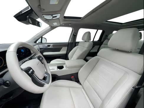 Used 2025 Hyundai Santa Fe Limited FWD image 19