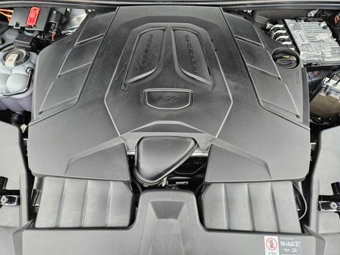 Certified 2025 Porsche Cayenne image 30