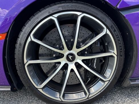 Used 2019 McLaren 570S Spider RWD image 16