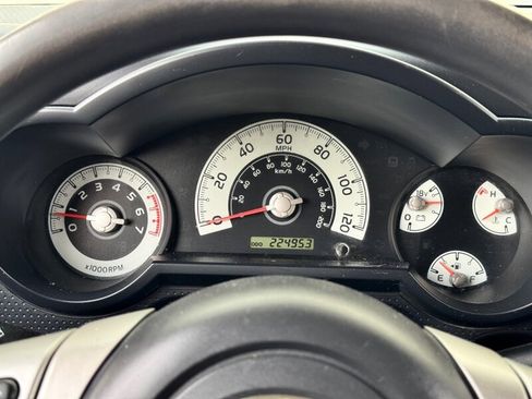 Used 2011 Toyota FJ Cruiser 4WD image 24