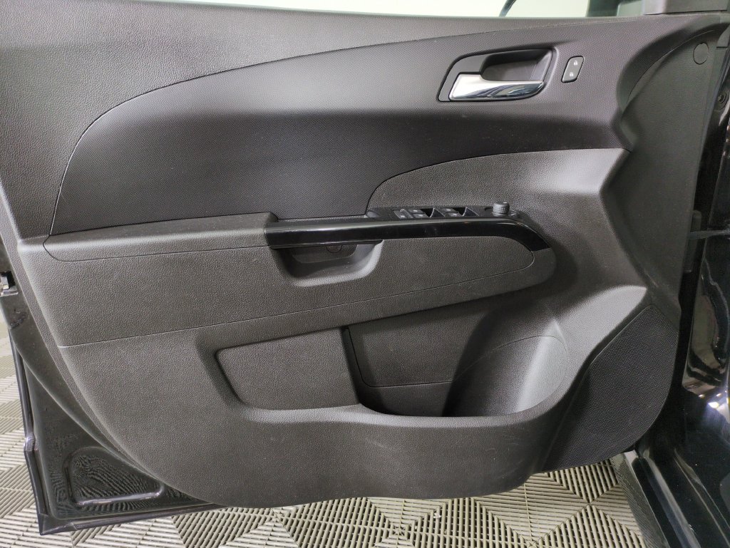 Used 2019 Chevrolet Sonic LT w/ Convenience Package FWD image 14