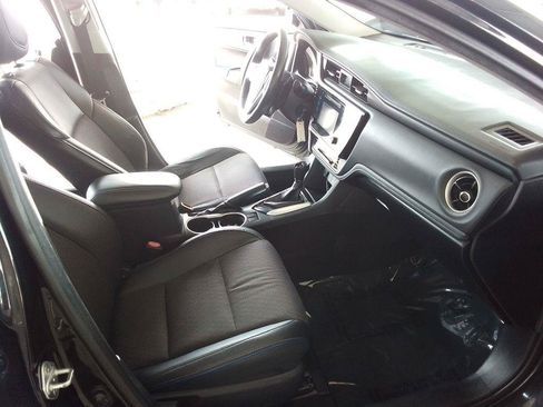 Used 2017 Toyota Corolla SE FWD image 15