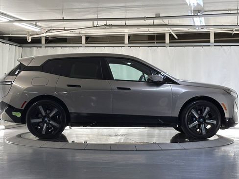 Used 2023 BMW iX xDrive50 w/ Sport Package AWD/4WD image 8