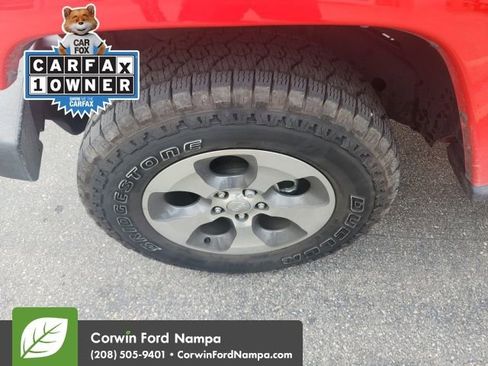 Used 2018 Jeep Wrangler Unlimited Sahara w/ Connectivity Group image 18