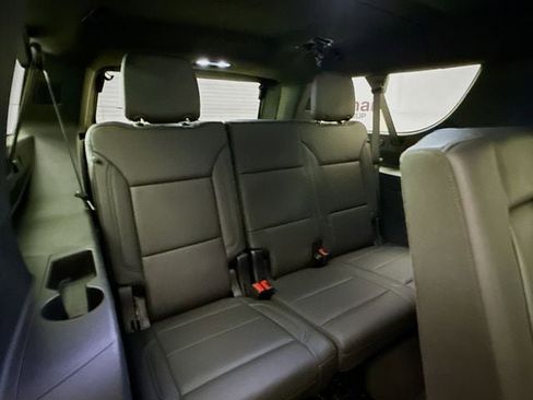 Used 2025 Chevrolet Suburban LT RWD image 30