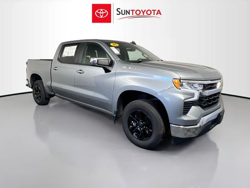 Used 2025 Chevrolet Silverado 1500 LT image 1